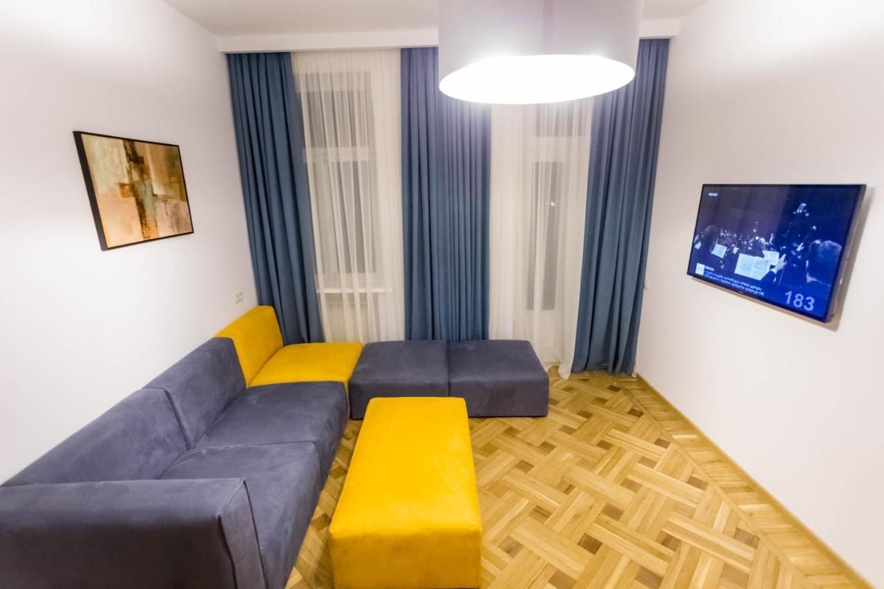 Luxury 3 Bedroom Apartment By Freedom Square City Center Tbilisi Zewnętrze zdjęcie